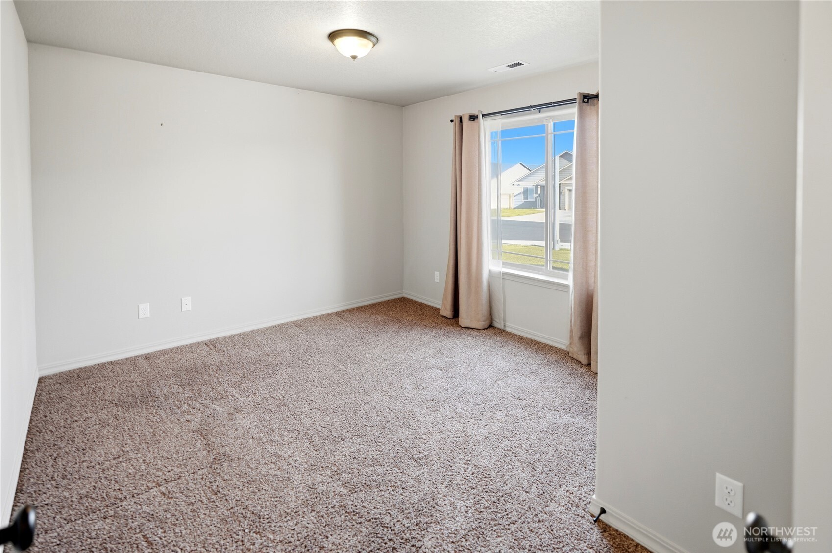 706 7th Avenue NE, Ephrata, WA 98823