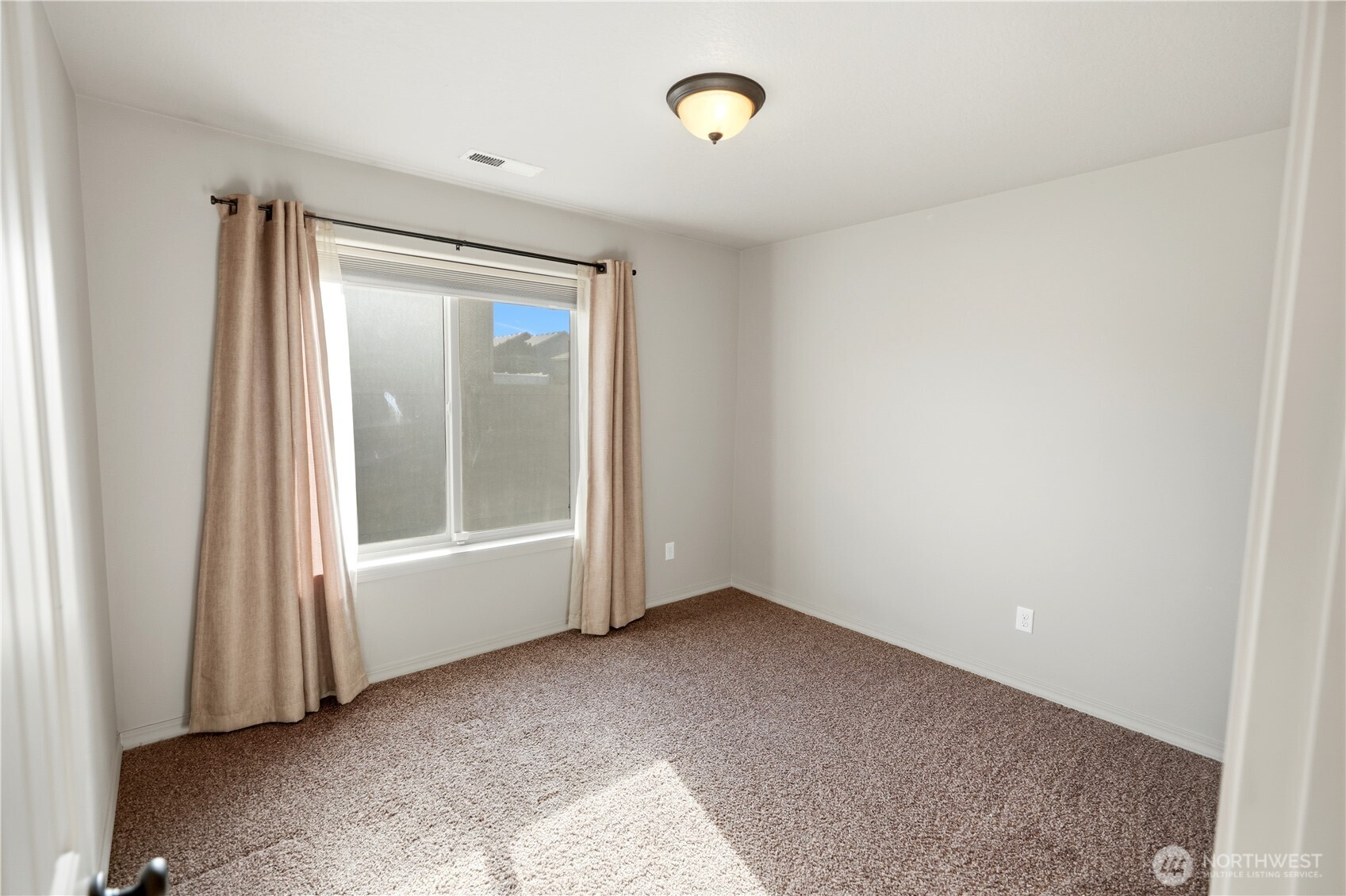 706 7th Avenue NE, Ephrata, WA 98823