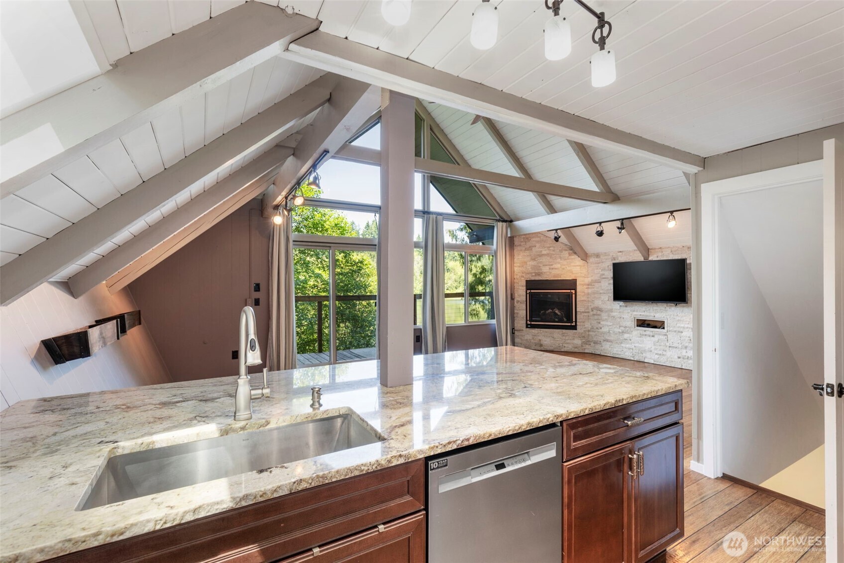 12995 Lake Shore Drive NW, Poulsbo, WA 98370