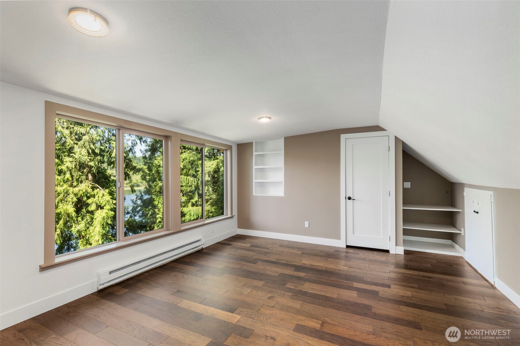 12995 Lake Shore Drive NW, Poulsbo, WA 98370