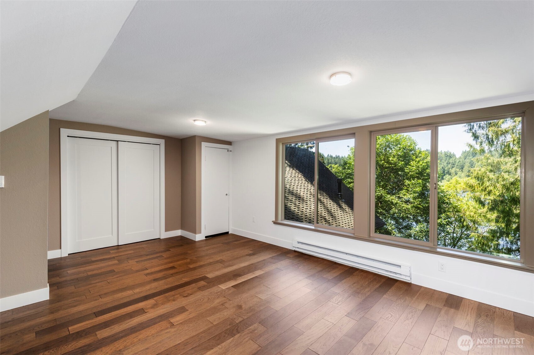 12995 Lake Shore Drive NW, Poulsbo, WA 98370