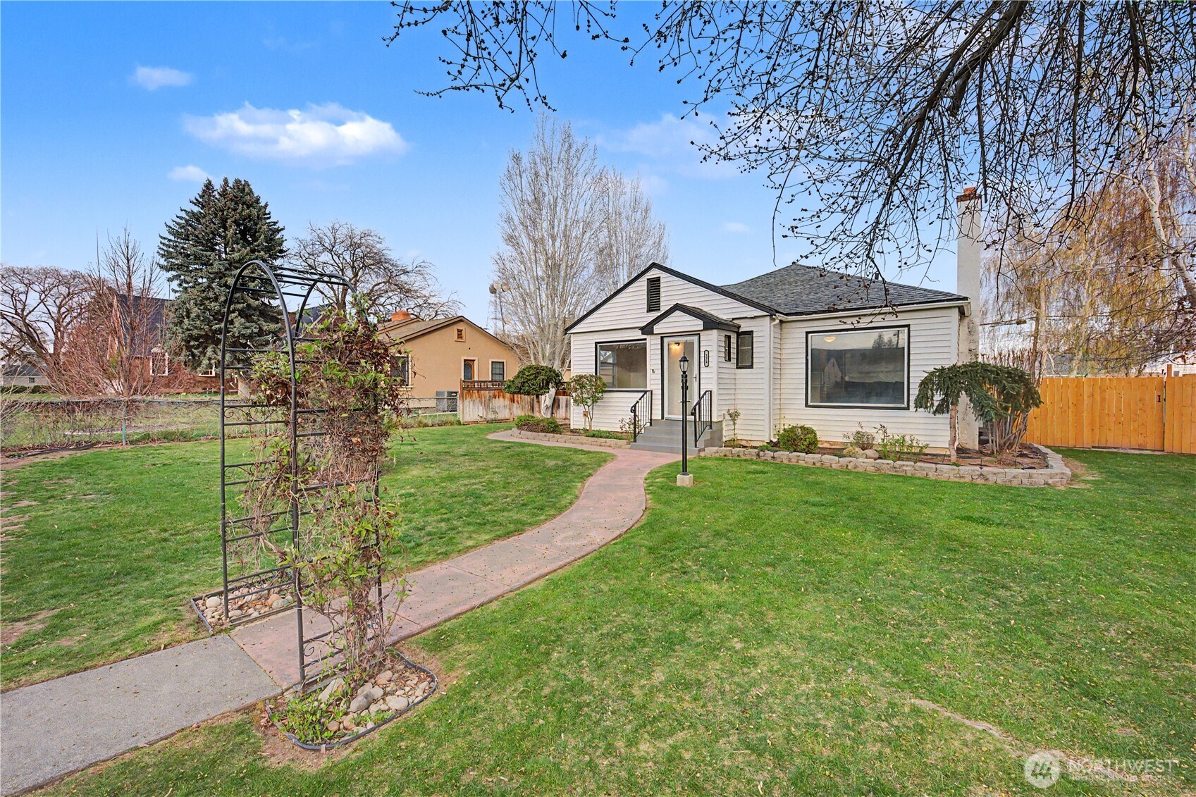 222 D Street SW, Ephrata, WA 98823