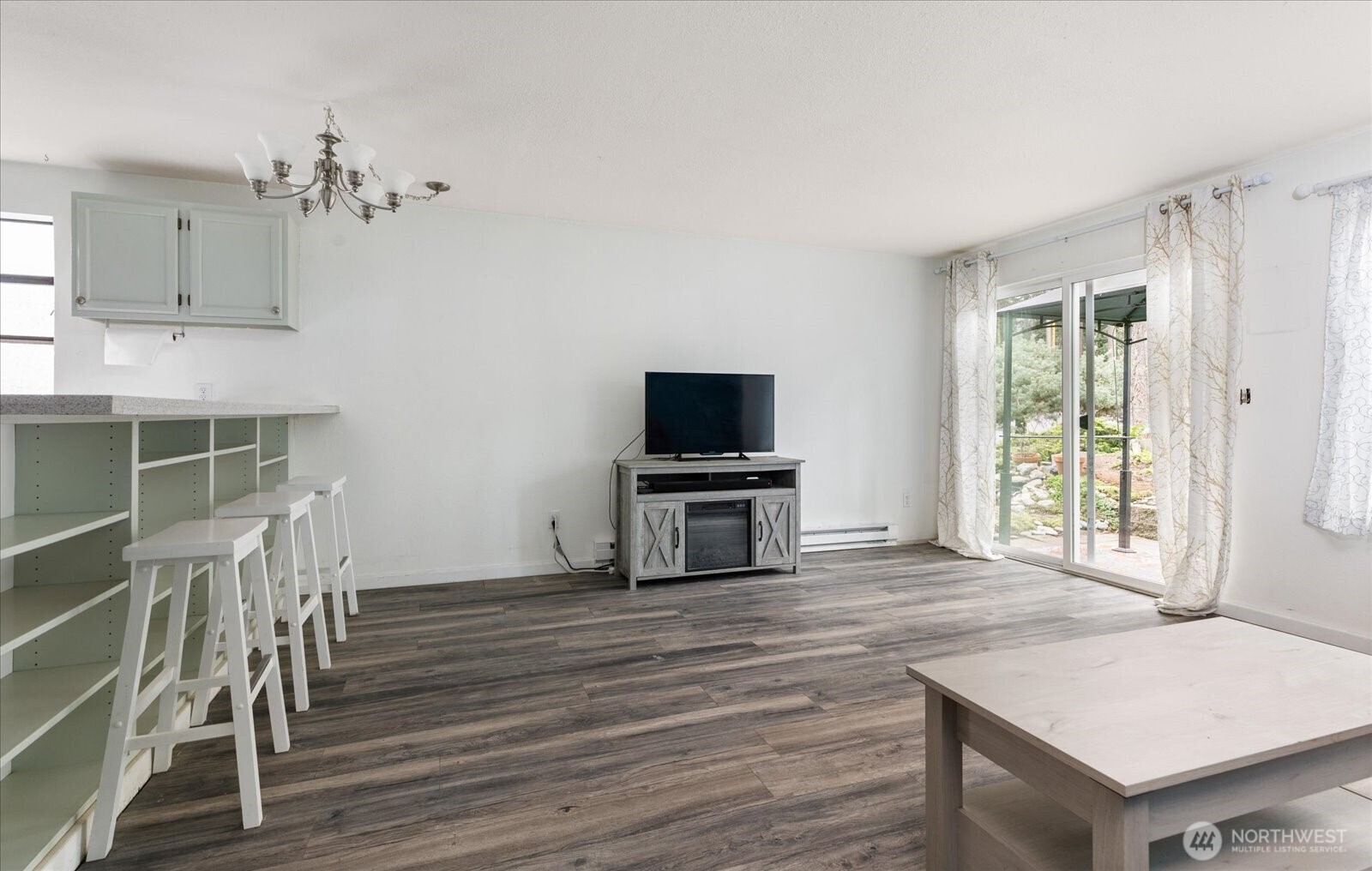 690 NW Atalanta Way #B1, Oak Harbor, WA 98277