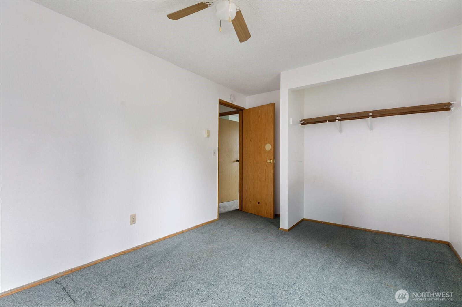 690 NW Atalanta Way #B1, Oak Harbor, WA 98277