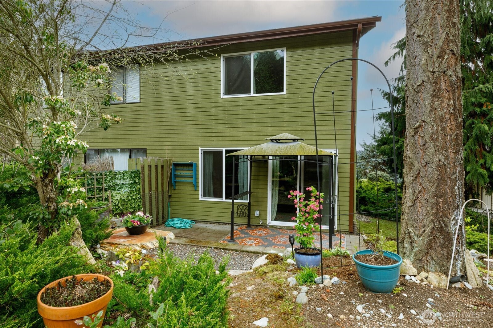 690 NW Atalanta Way #B1, Oak Harbor, WA 98277