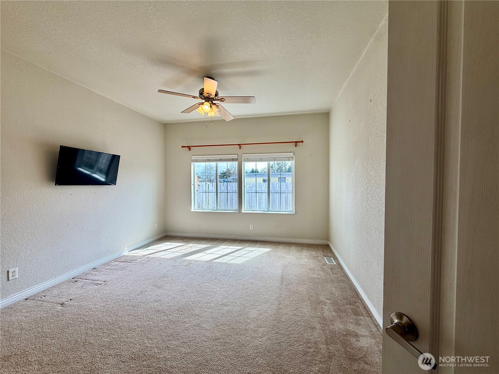 620 Chenois Avenue NE, Ocean Shores, WA 98569