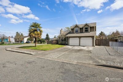 1511 24th Street Pl SE, Puyallup, WA 98372 - Photo 2