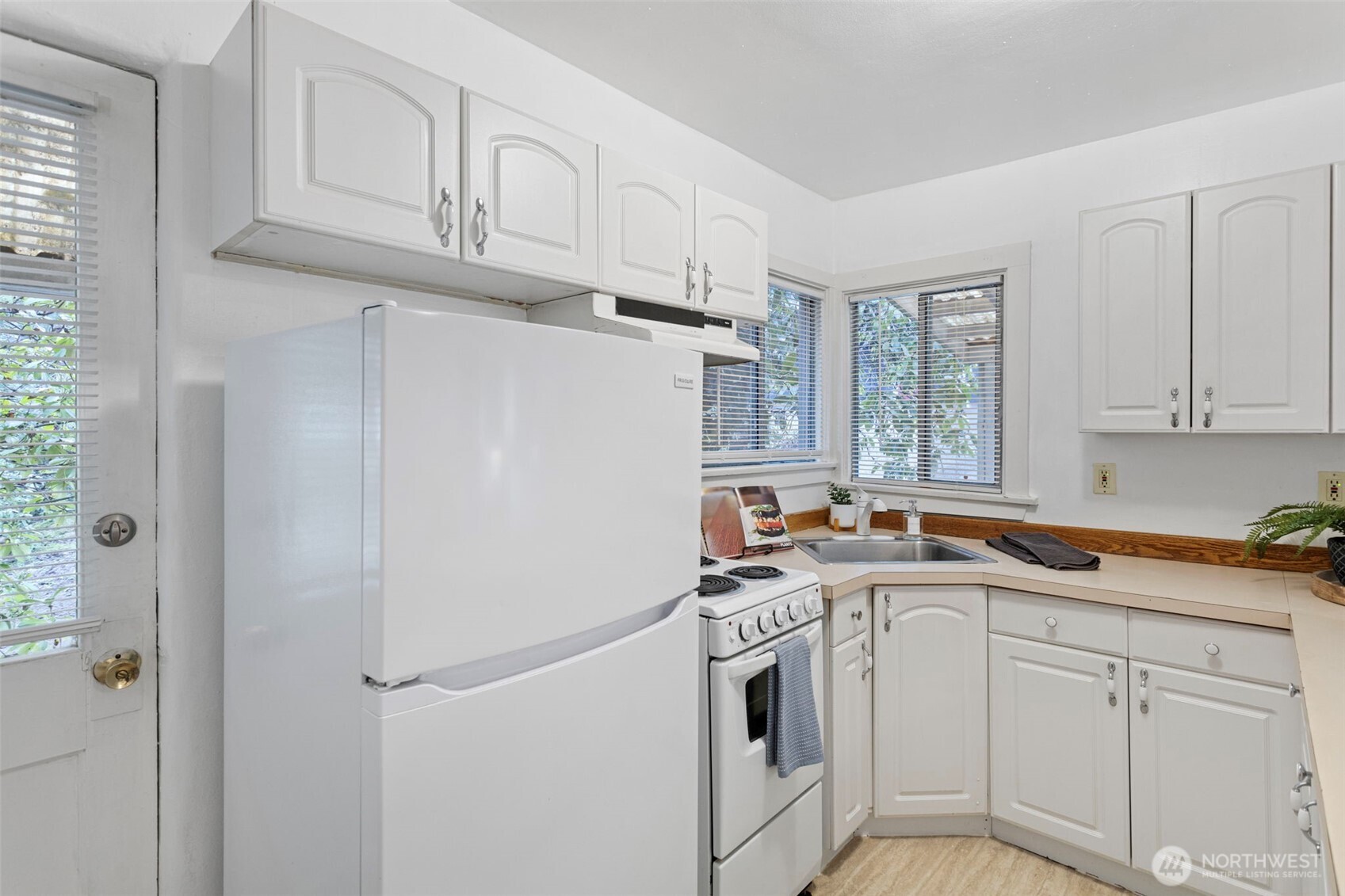 19028 15th Avenue NE, Shoreline, WA 98155