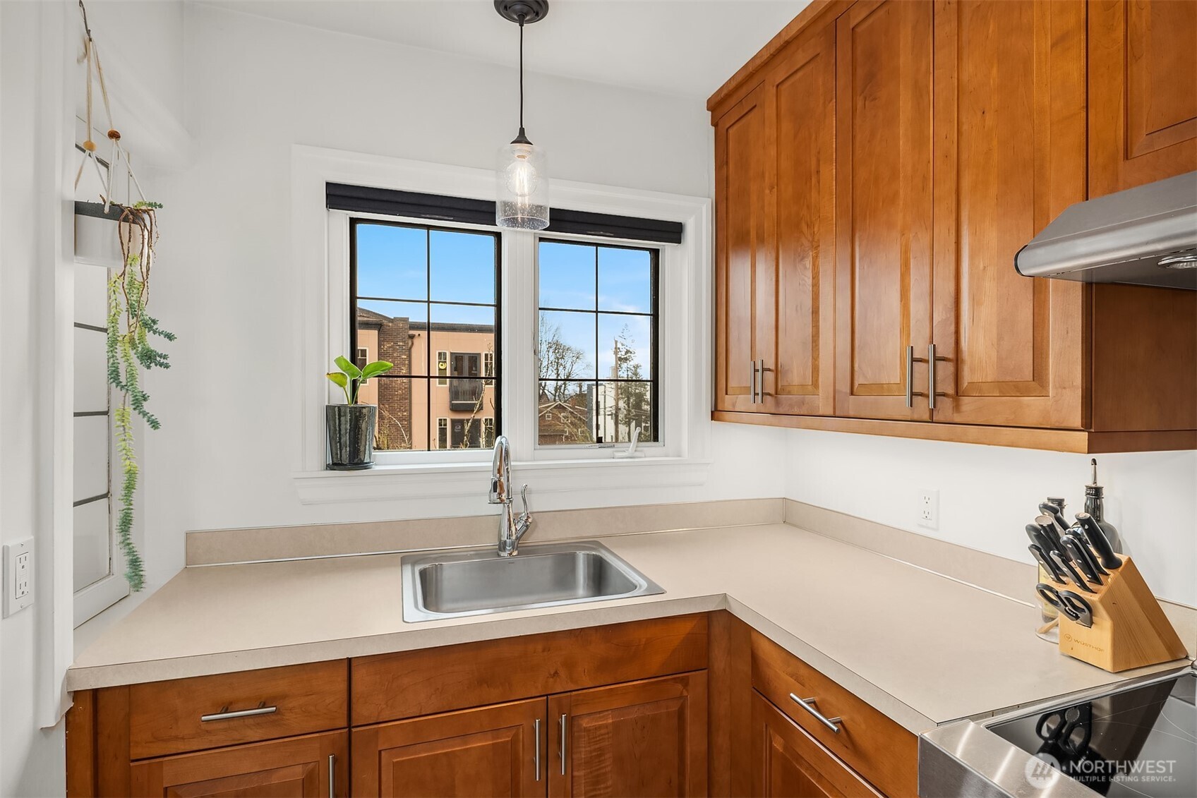 1101 17th Avenue #303, Seattle, WA 98122