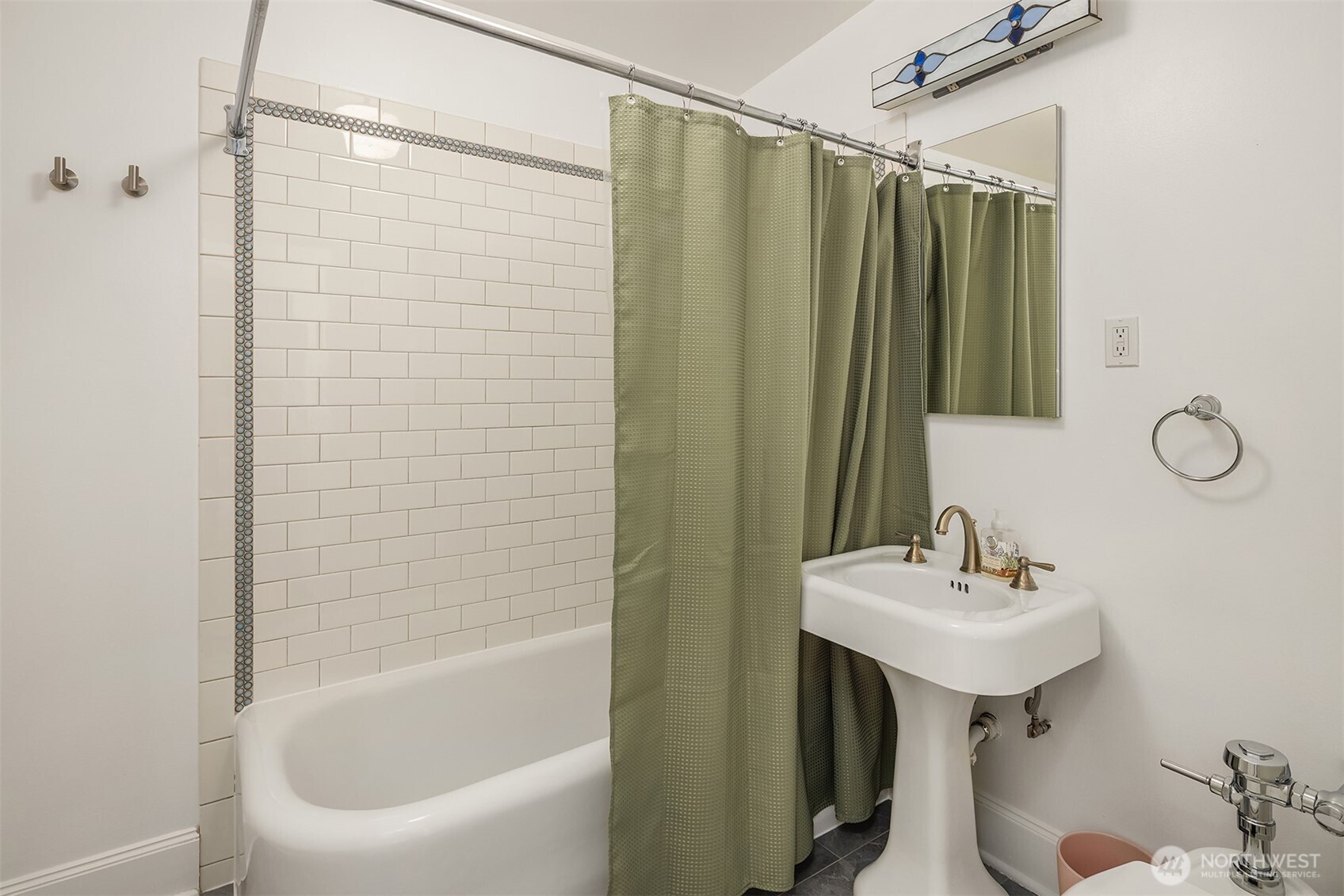 1101 17th Avenue #303, Seattle, WA 98122