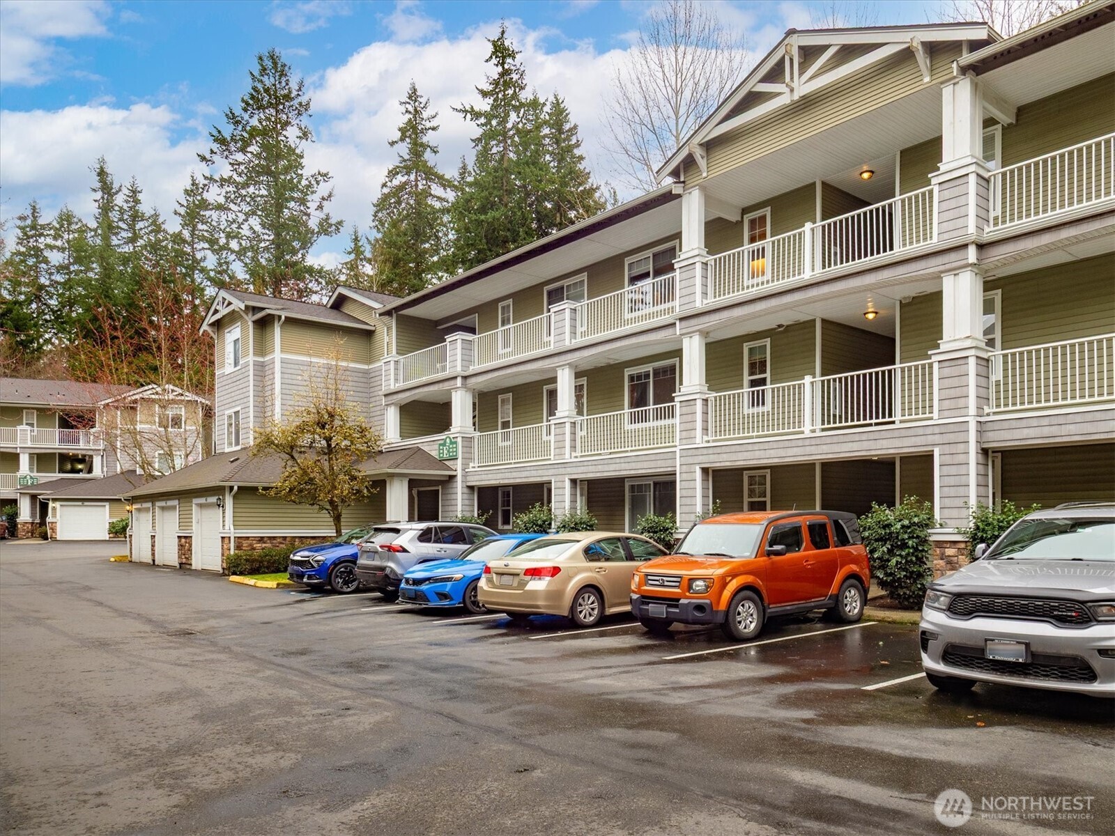 12712 Admiralty Way #E203, Everett, WA 98204