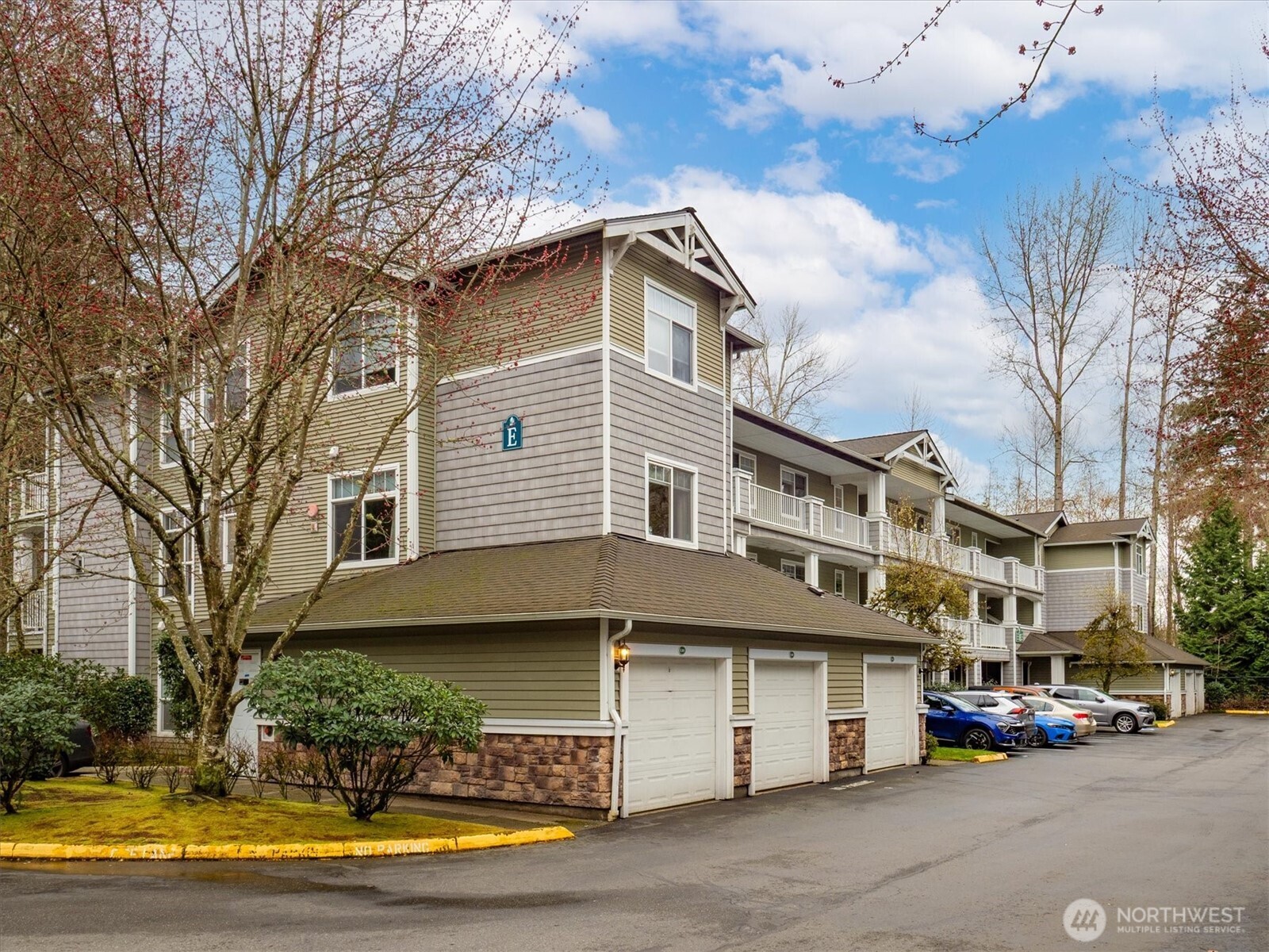 12712 Admiralty Way #E203, Everett, WA 98204