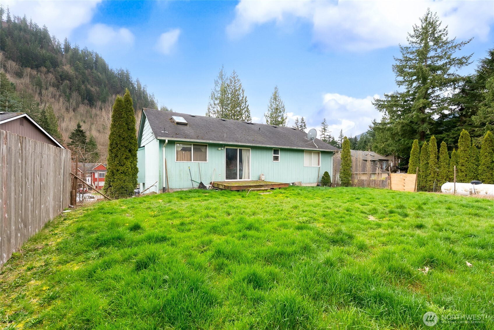 2951 Green Valley Drive , Maple Falls, WA 98266