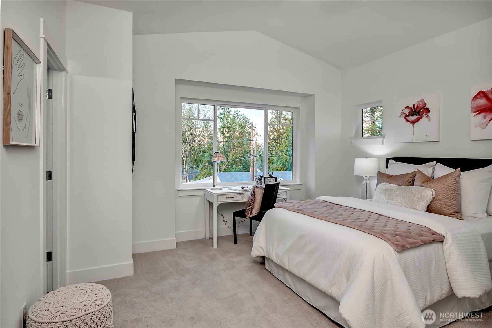 15033 SE 44th Street , Bellevue, WA 98006