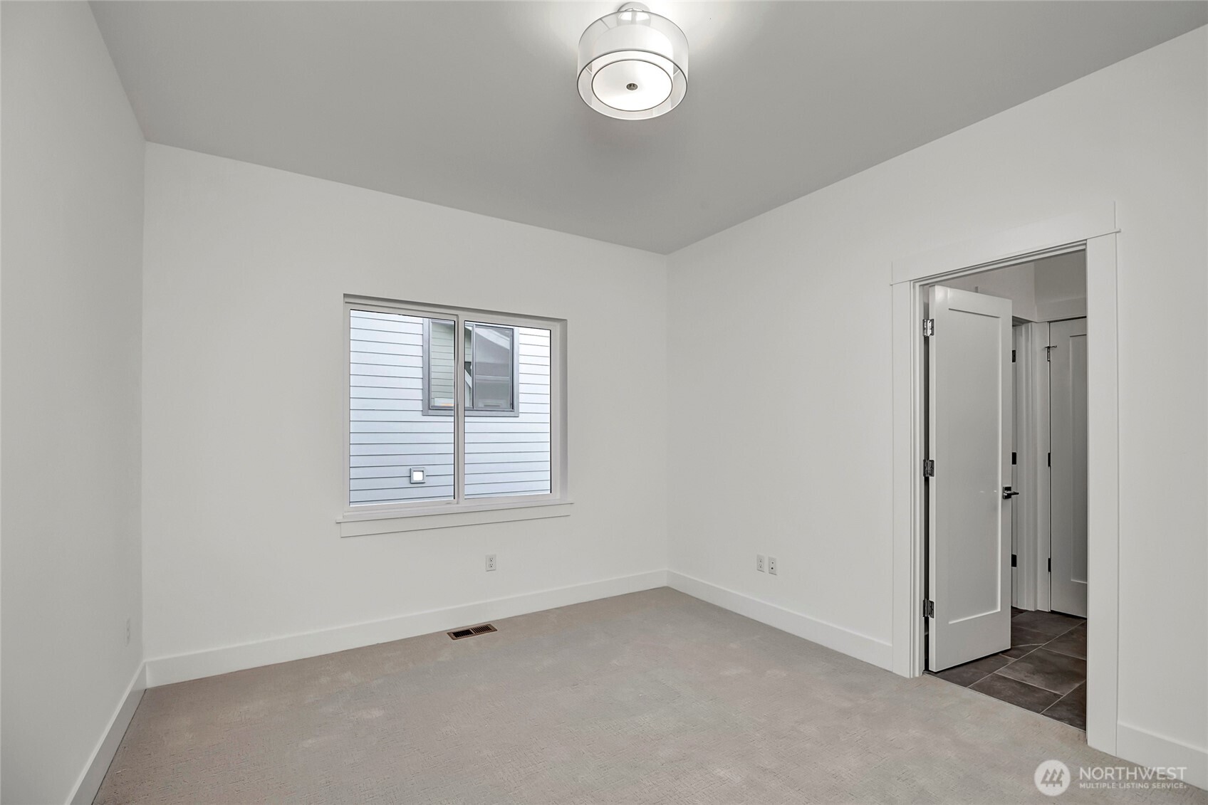 15033 SE 44th Street , Bellevue, WA 98006