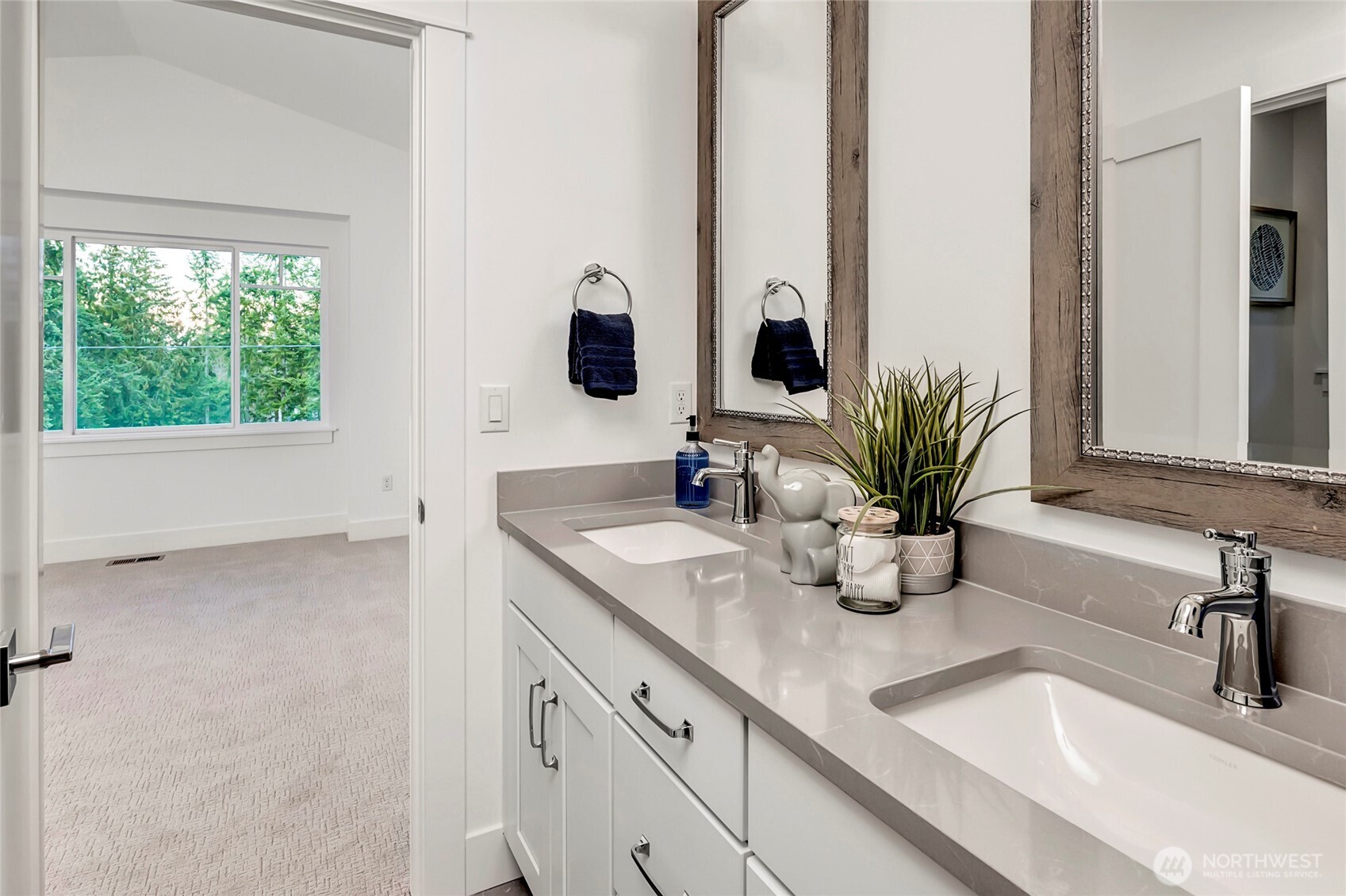 15033 SE 44th Street , Bellevue, WA 98006