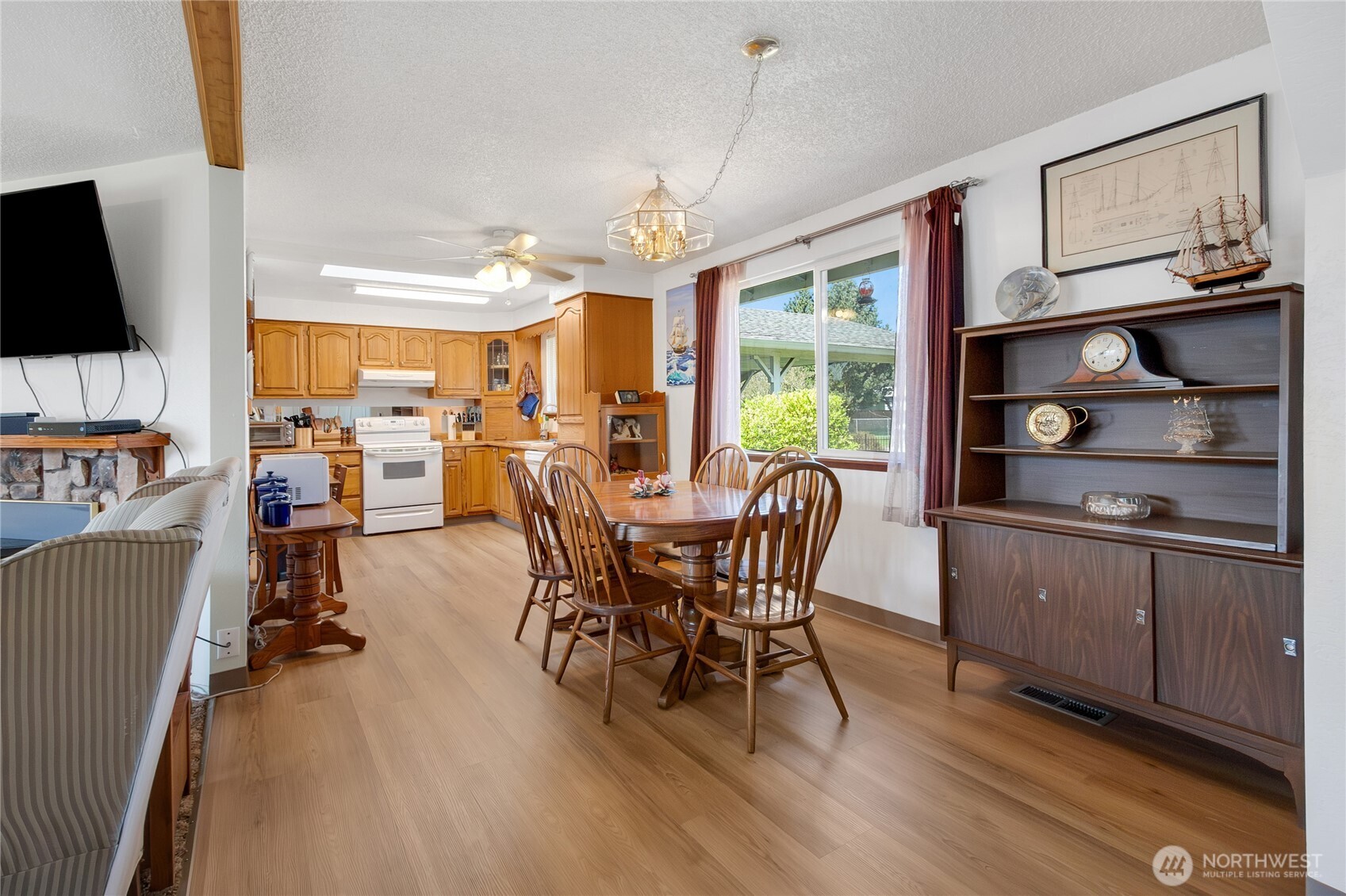 922 140th St E, Tacoma, WA 98445