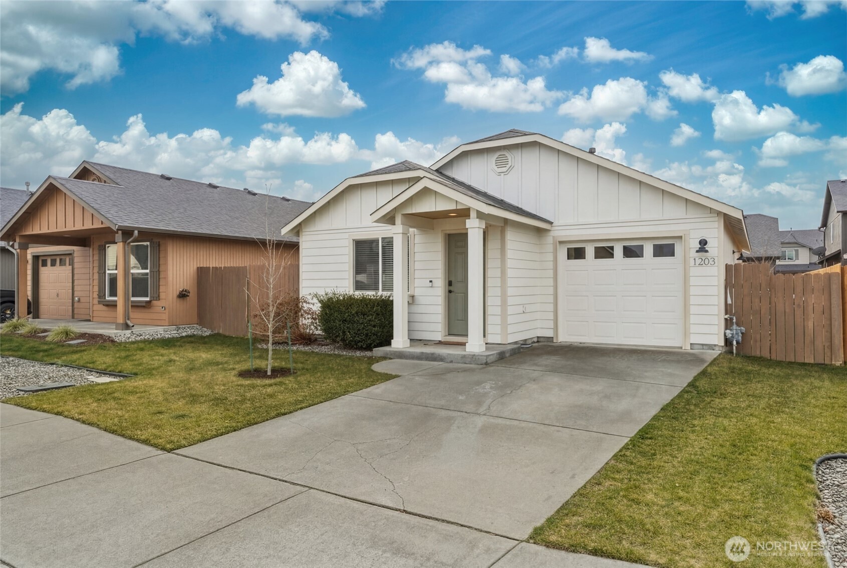 1203 SW Carver Street , College Place, WA 99324