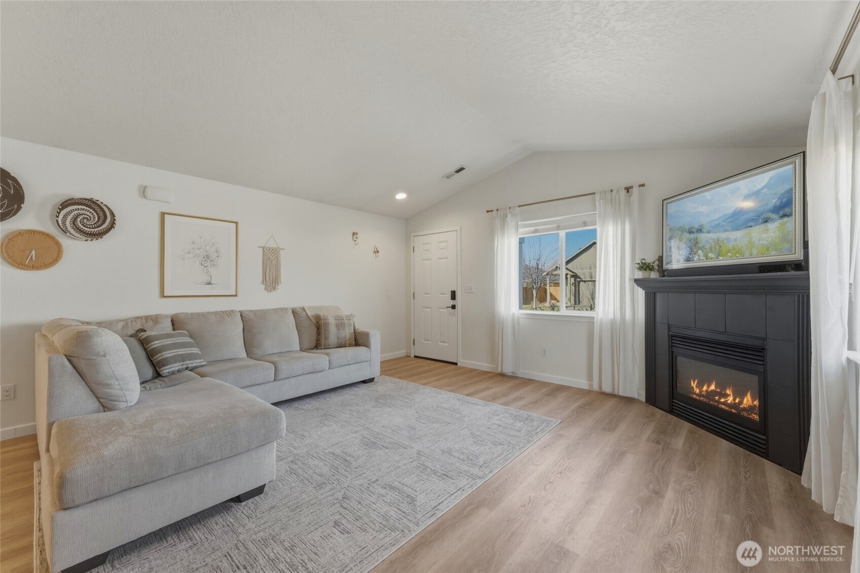 1203 SW Carver Street , College Place, WA 99324