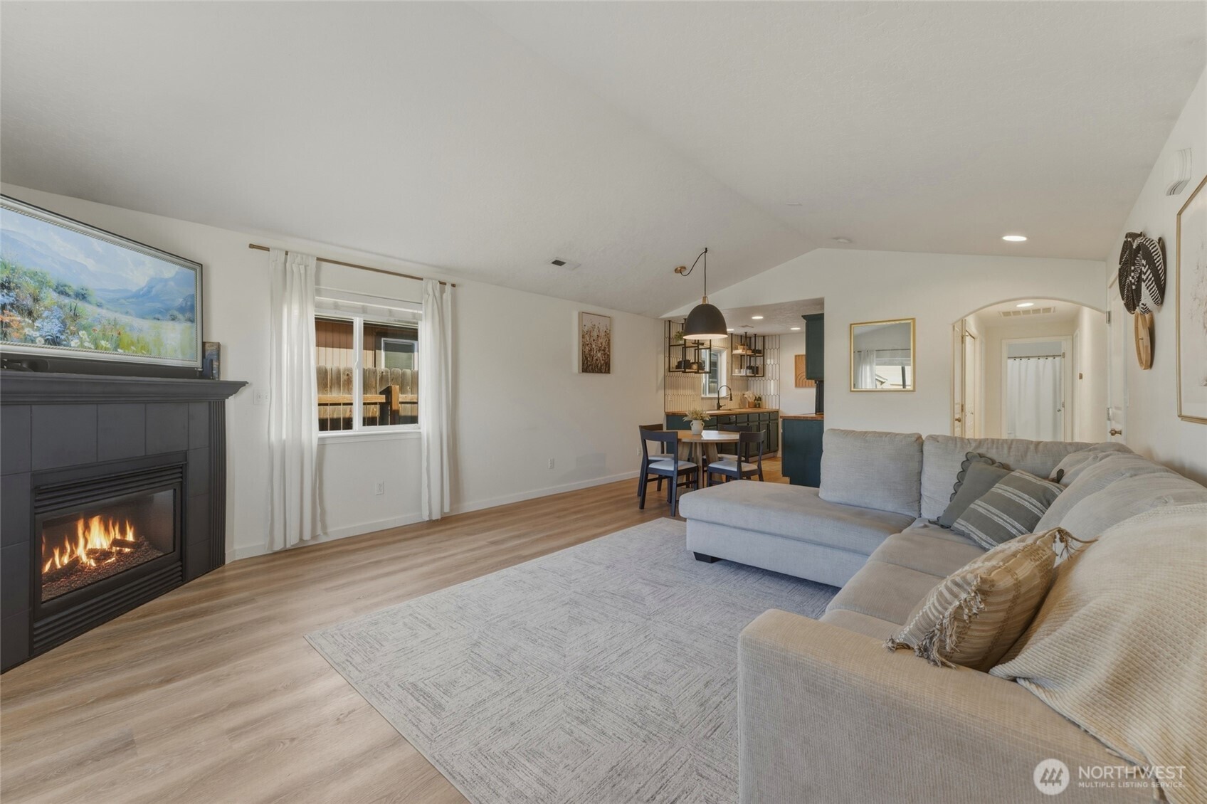 1203 SW Carver Street , College Place, WA 99324