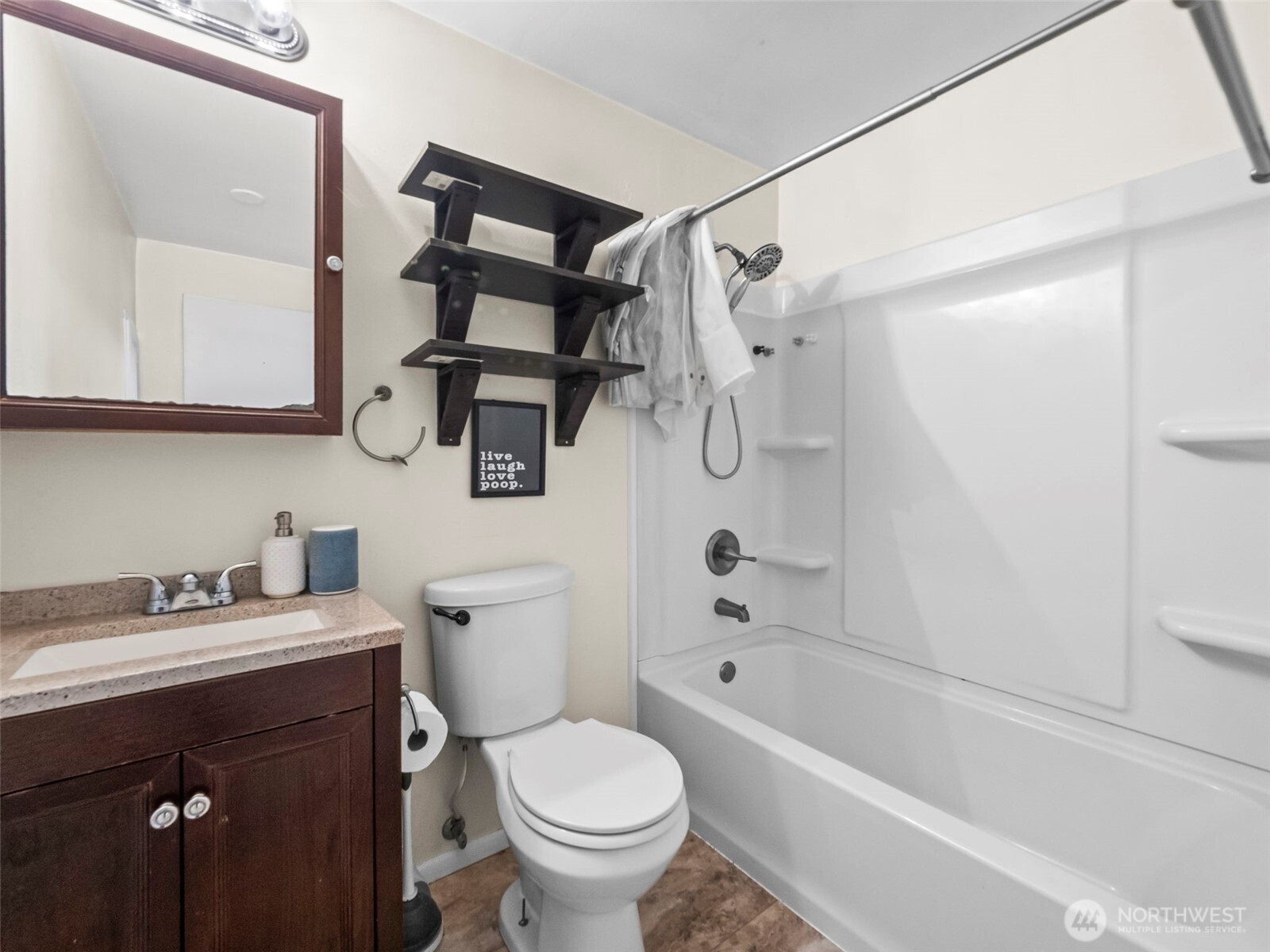 1022 Sheridan Road , Bremerton, WA 98310