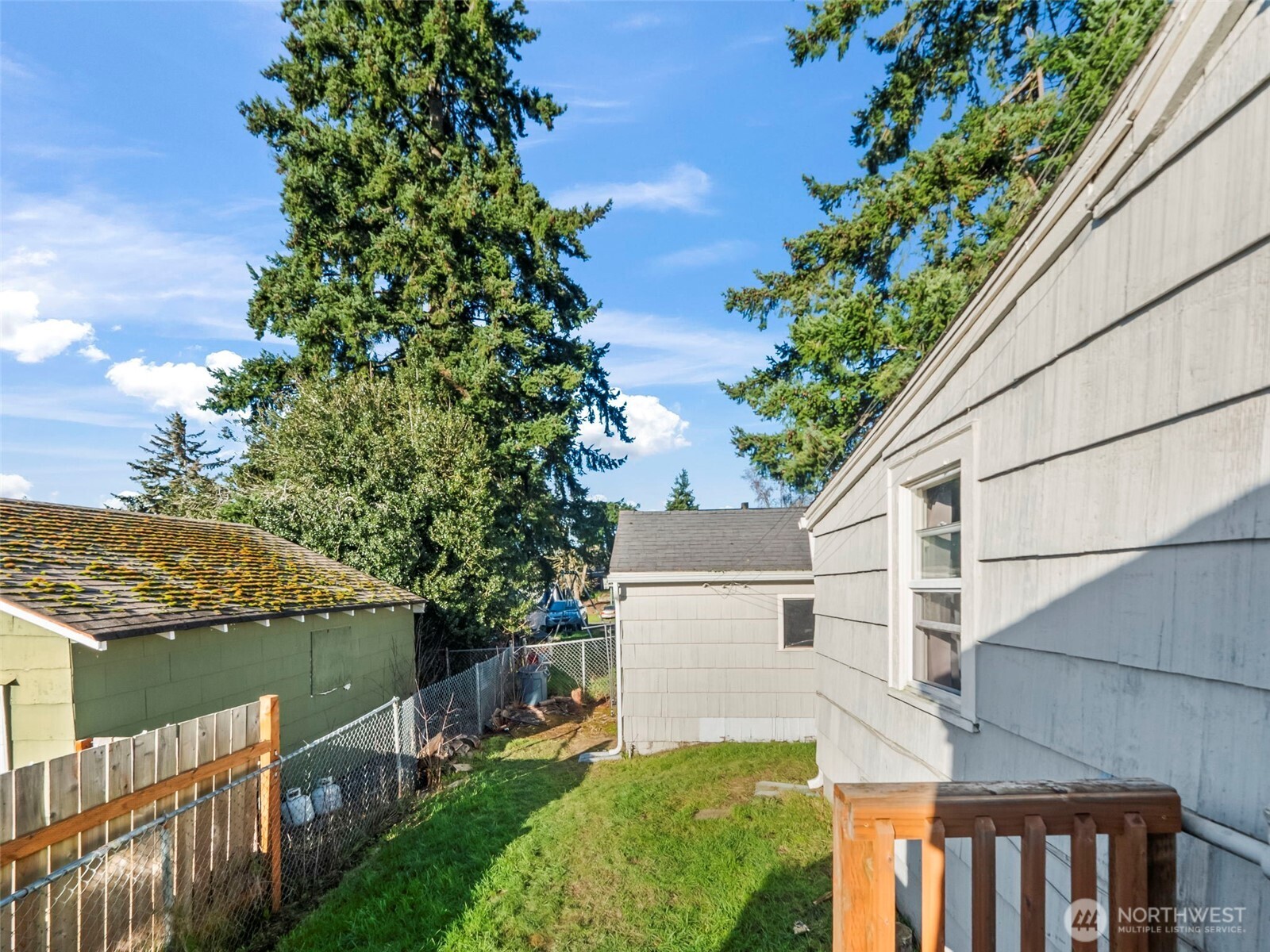 1022 Sheridan Road , Bremerton, WA 98310