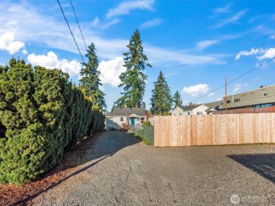 1022 Sheridan Road , Bremerton, WA 98310 - Photo 4