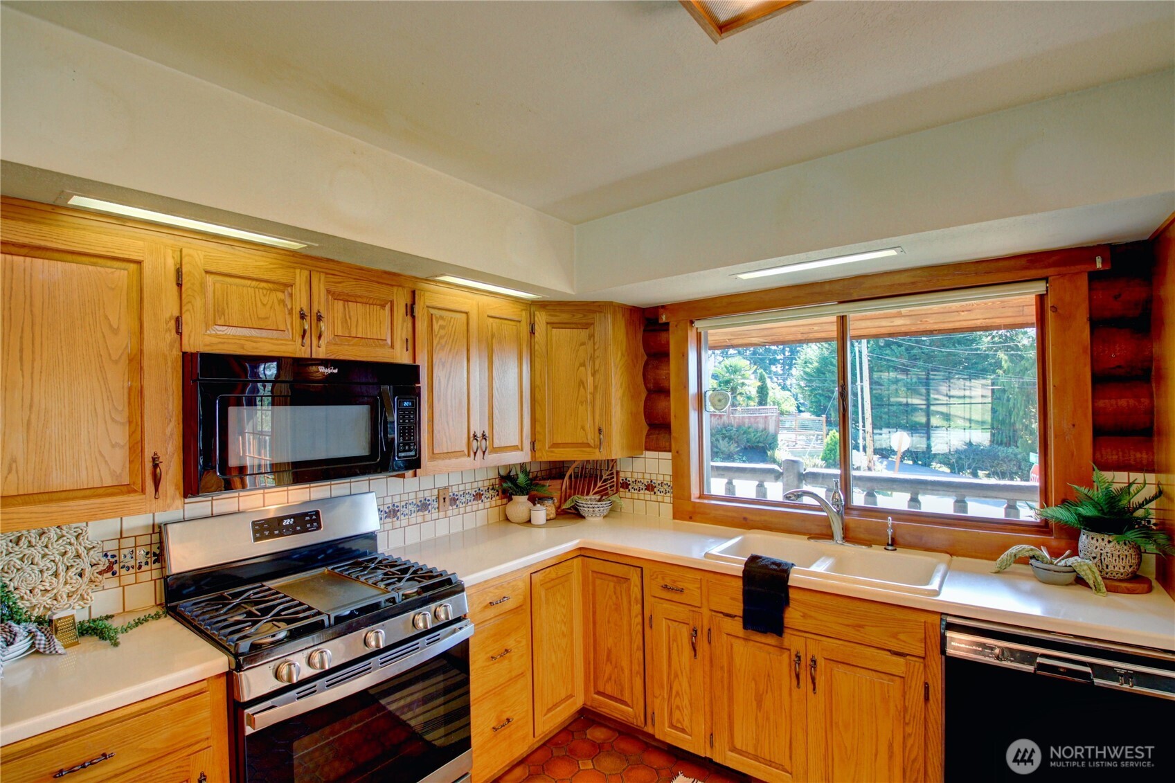 17368 Maple Lane , La Conner, WA 98257