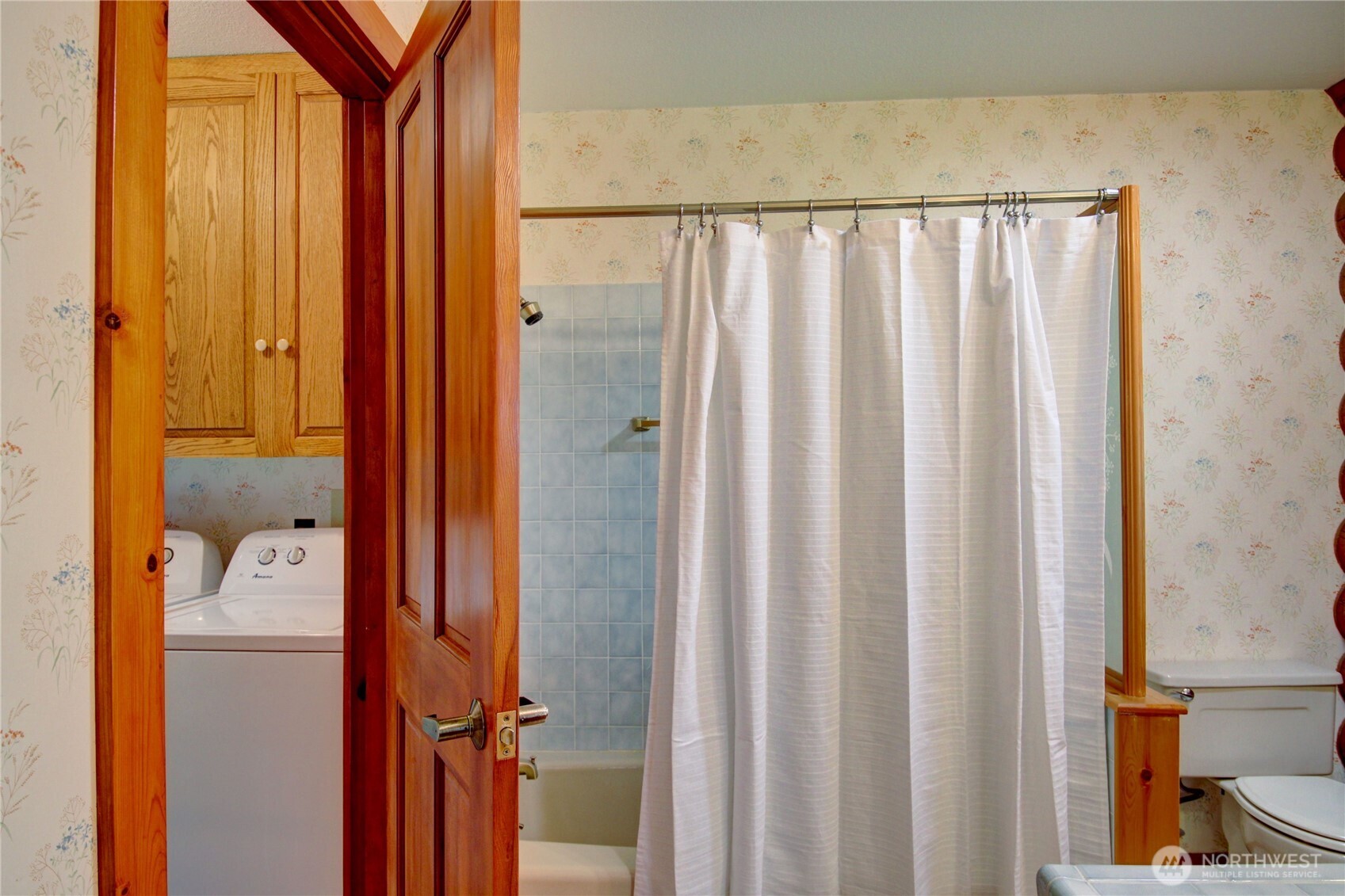 17368 Maple Lane , La Conner, WA 98257