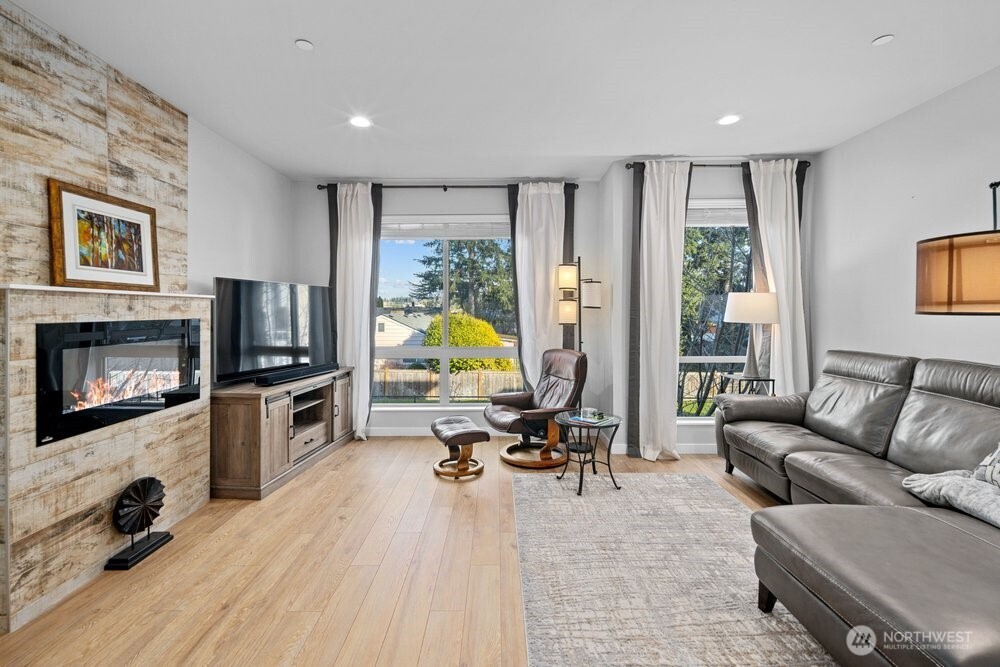 7628 222nd Street SW #A4, Edmonds, WA 98026