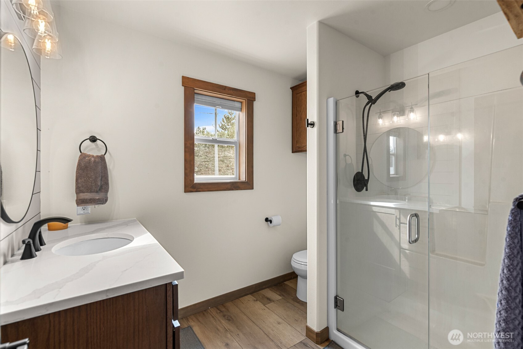 1989 4th St SE , East Wenatchee, WA 98802