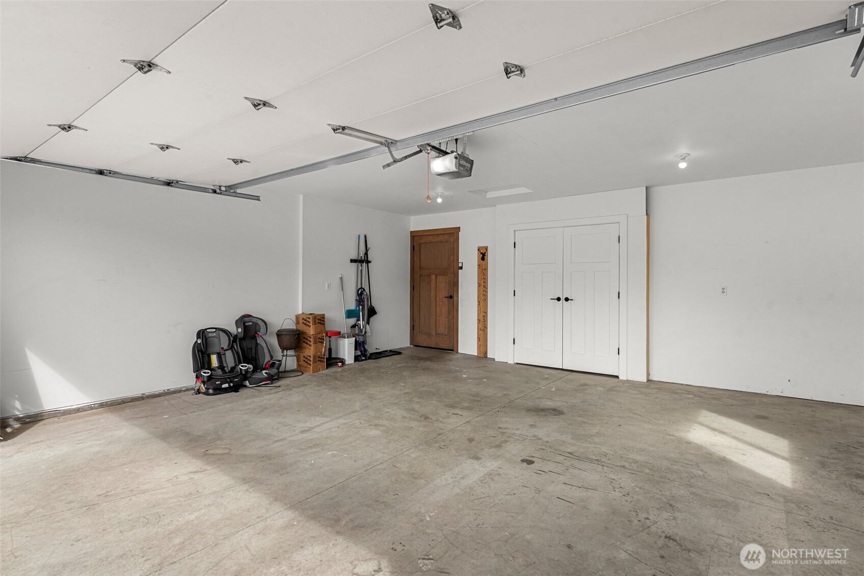 1989 4th St SE , East Wenatchee, WA 98802