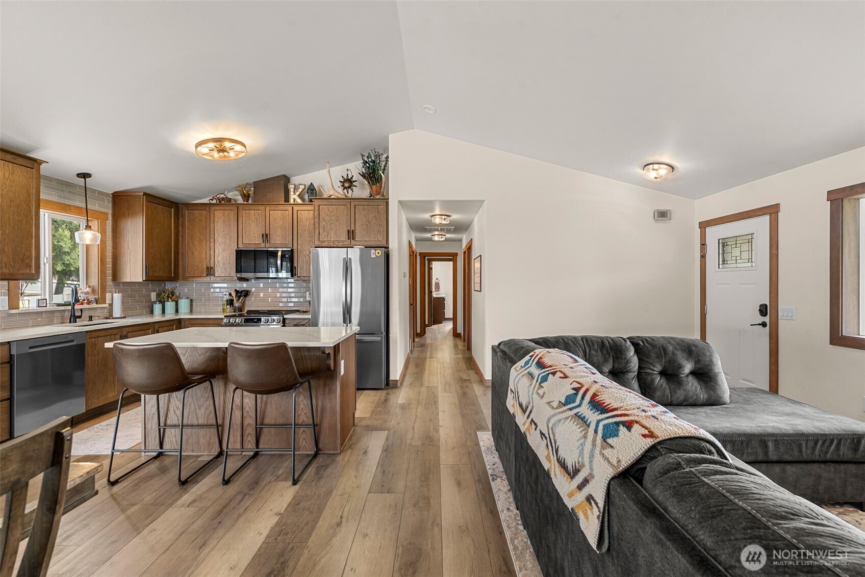 1989 4th St SE , East Wenatchee, WA 98802