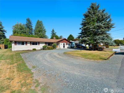 1205 S Walnut Street , Burlington, WA 98233 - Photo 3