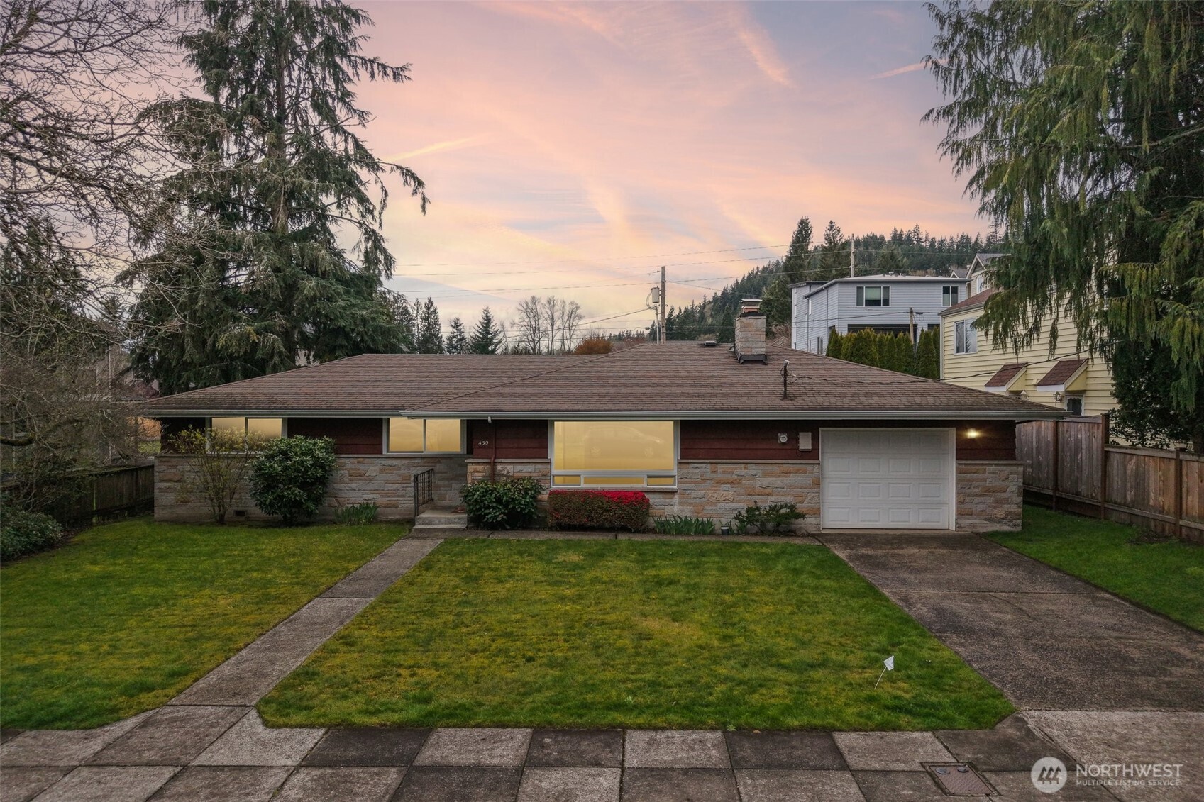 430 SE Andrews Street , Issaquah, WA 98027