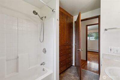 430 SE Andrews Street , Issaquah, WA 98027 - Photo 12