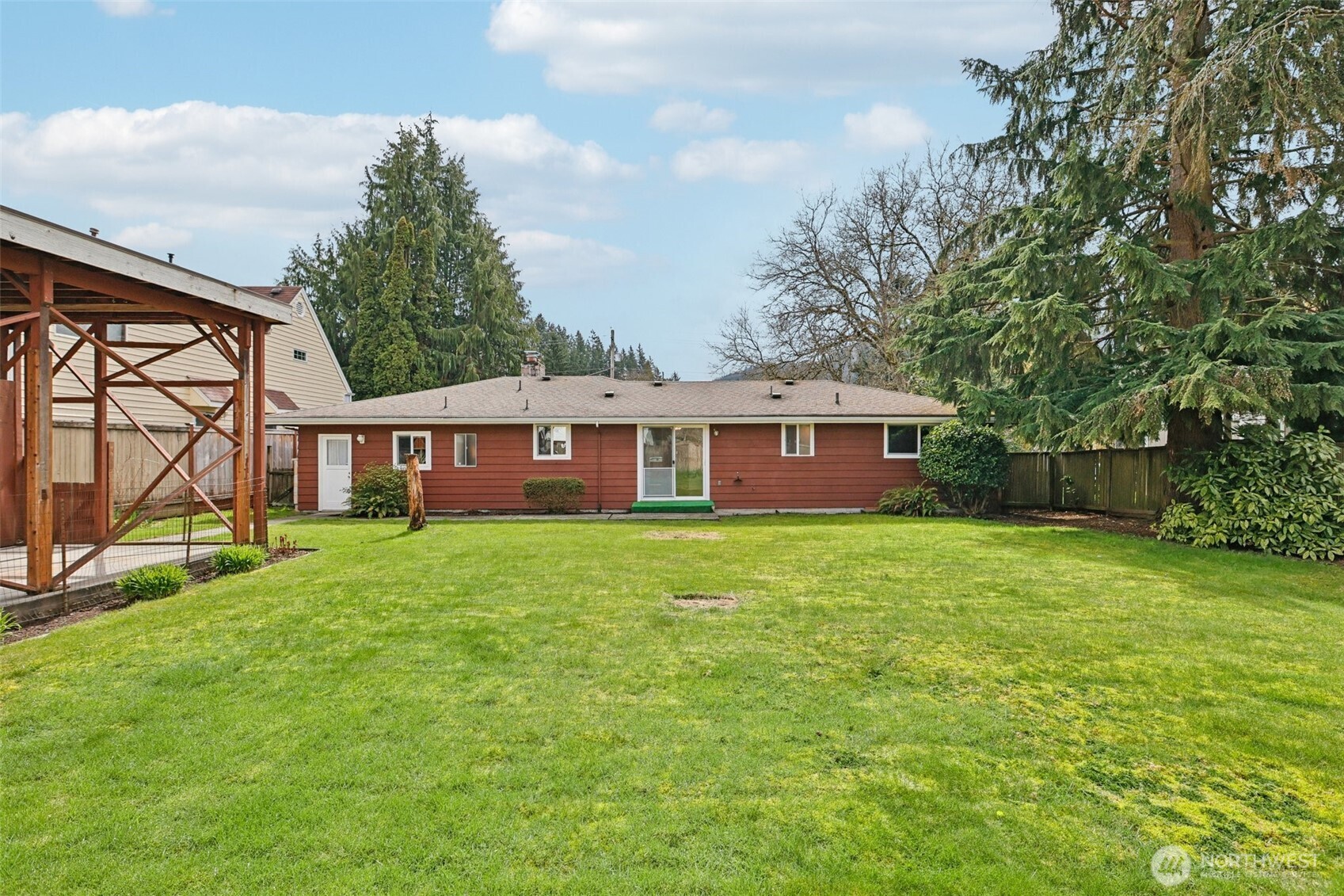 430 SE Andrews Street , Issaquah, WA 98027