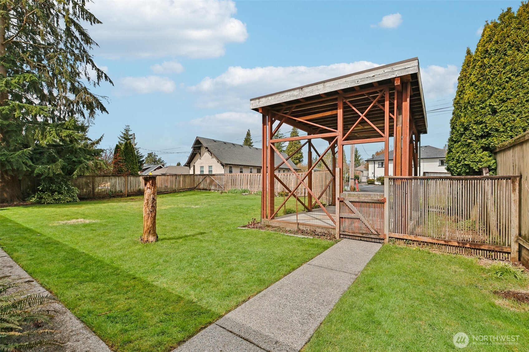 430 SE Andrews Street , Issaquah, WA 98027