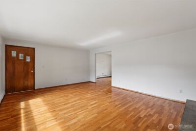 430 SE Andrews Street , Issaquah, WA 98027 - Photo 3