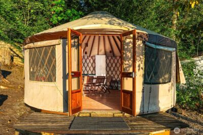 23 YURT E Lake Sammamish Parkway NE, Sammamish, WA 98074 - Photo 3