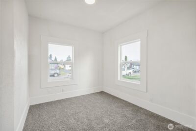 320 23rd Avenue , Longview, WA 98632 - Photo 11