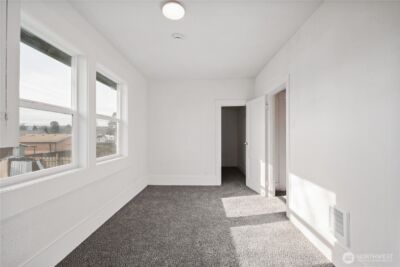 320 23rd Avenue , Longview, WA 98632 - Photo 16