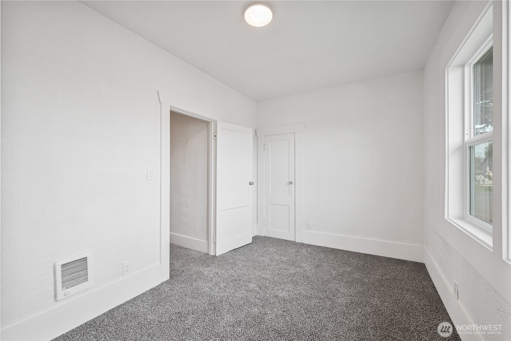 320 23rd Avenue , Longview, WA 98632