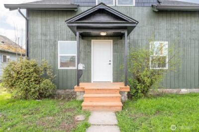 320 23rd Avenue , Longview, WA 98632 - Photo 3