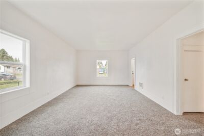 320 23rd Avenue , Longview, WA 98632 - Photo 5