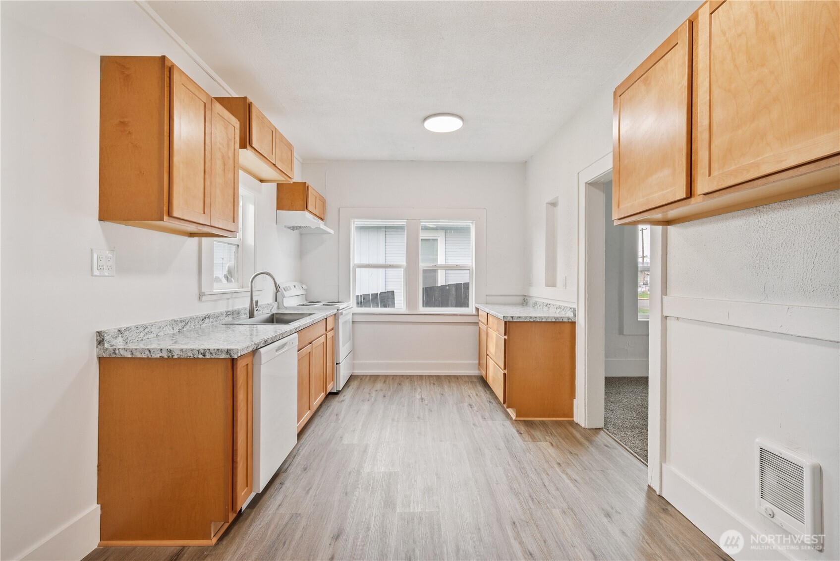 320 23rd Avenue , Longview, WA 98632