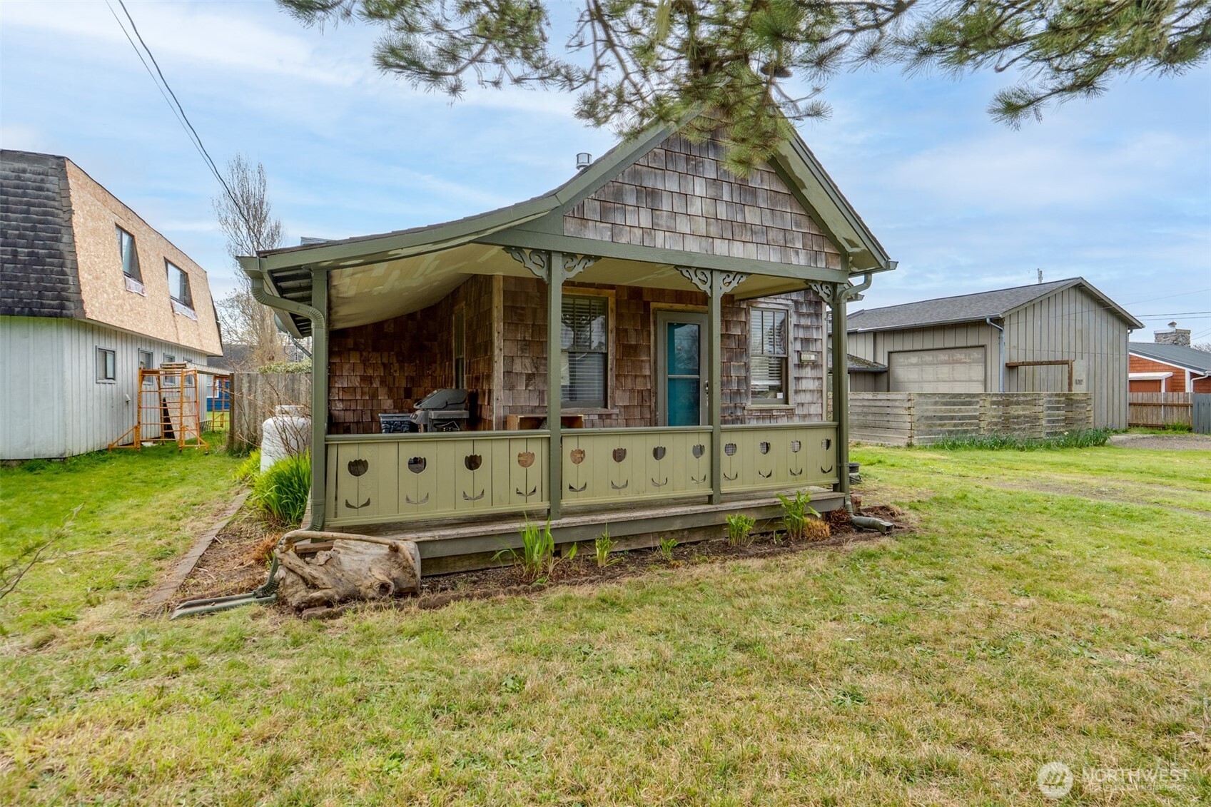 209 5th Street NE, Long Beach, WA 98631