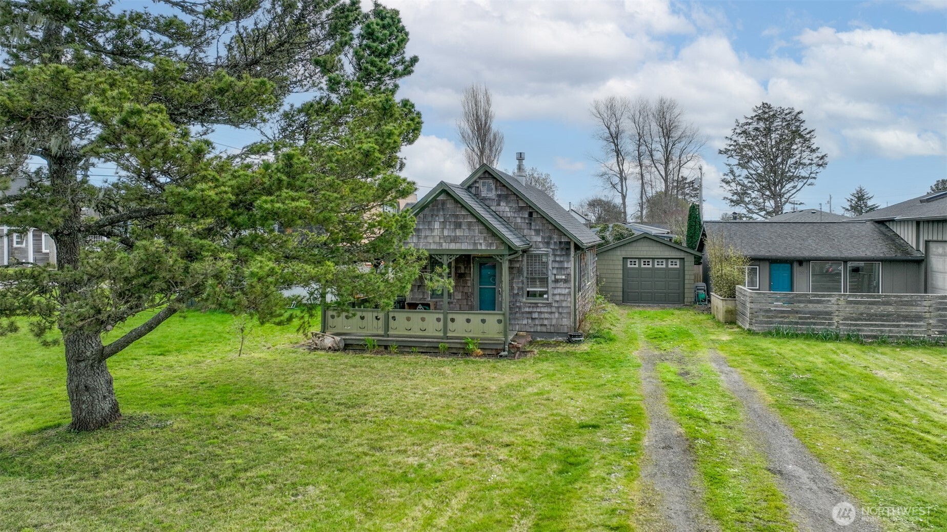 209 5th Street NE, Long Beach, WA 98631