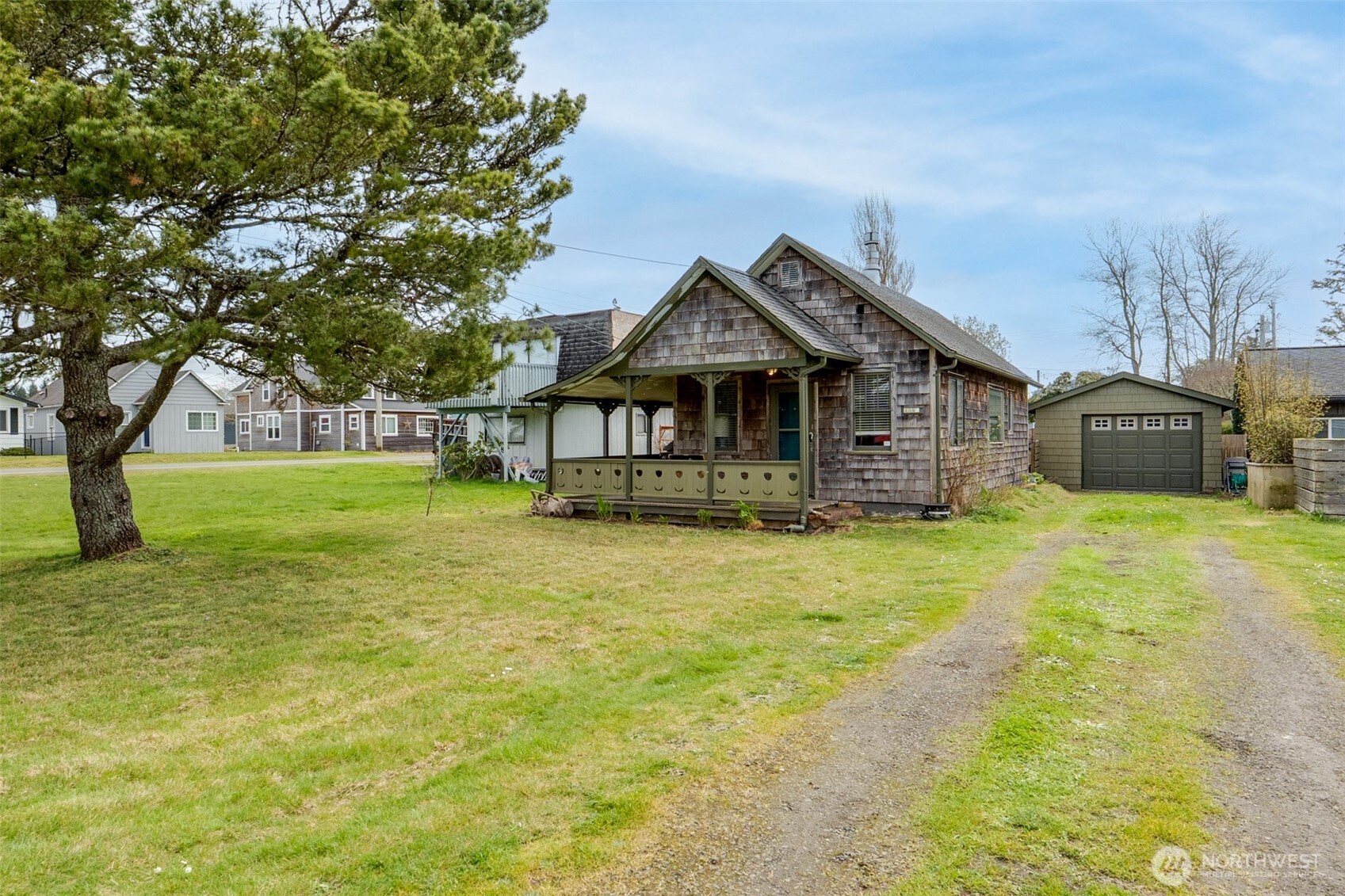 209 5th Street NE, Long Beach, WA 98631