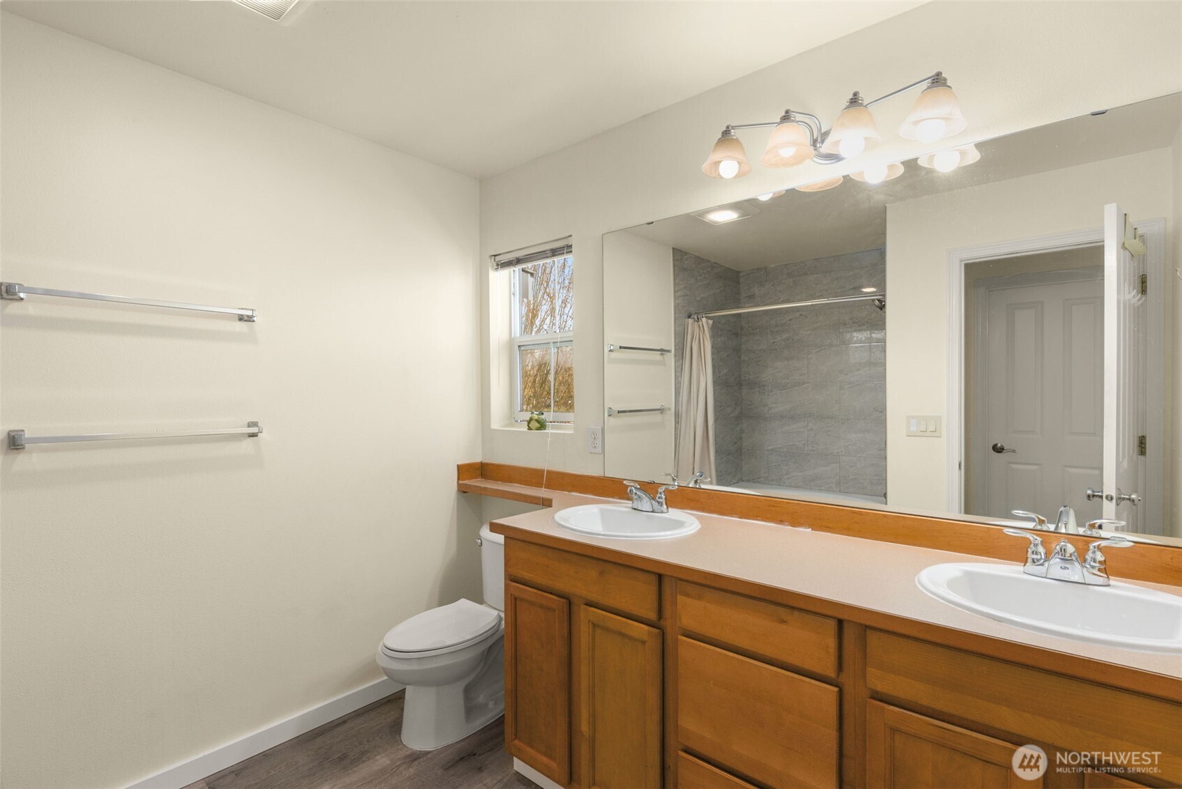 6895 Holly Park Drive S, Seattle, WA 98118